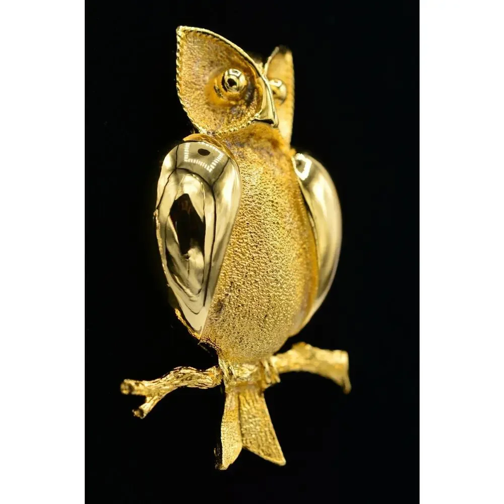 Vintage Wise Owl Pin Brooch Brushed Gold Textured Chunky Figural 80s 1980s BinJ